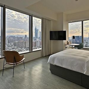 Corner King Room